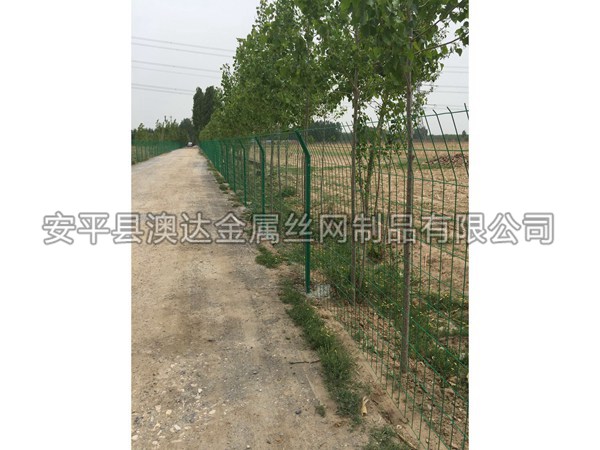 焊接網隔離柵 (9)