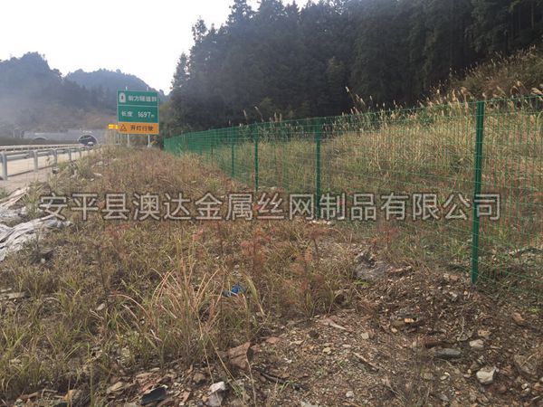 電焊網(wǎng)隔離柵 (7)