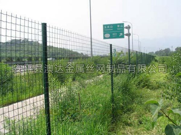 電焊網(wǎng)隔離柵 (6)