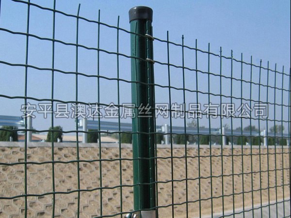 電焊網(wǎng)隔離柵 (2)